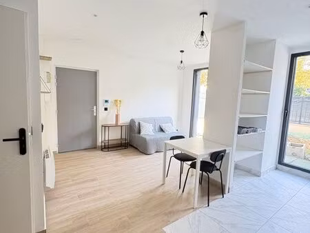 à louer studio 30m2 + terrasse 22m2