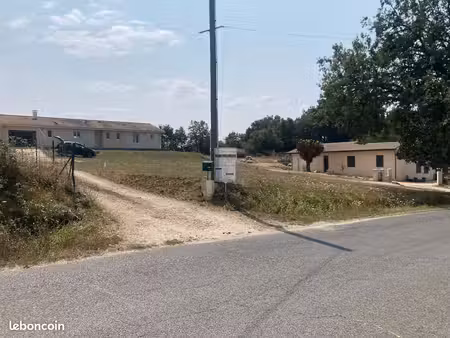 terrain à bâtir de 845 m²