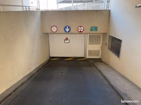 ?️ bordeaux chartrons – place de parking sécurisée – idéal investissement ou usage personn