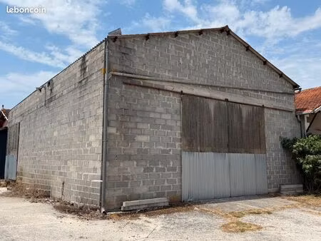 hangar d’environ 200 m² avec terrain – proche lesparre-médoc