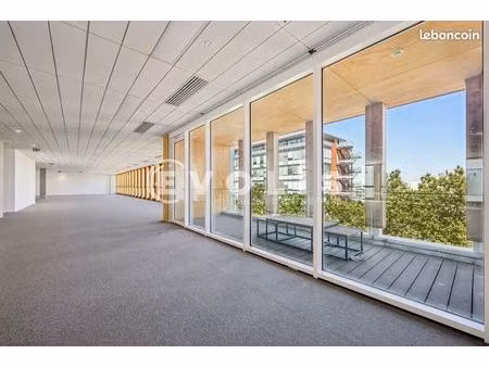 bureau 557 m²
