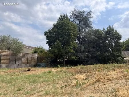 terrain à bâtir de 457 m² à leognan (33)