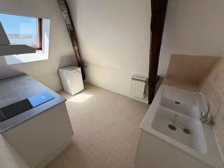 location appartement 1 pièce 17.3 m² à chatellerault (86100)  370 €