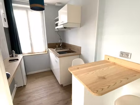 location meublée appartement 1 pièce 17 m² à vire (14500)  330 €