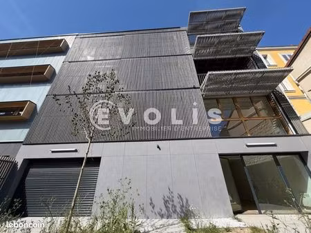 bureaux 384 m²