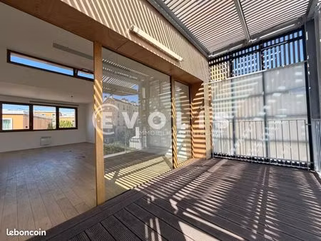 bureaux 94 m²