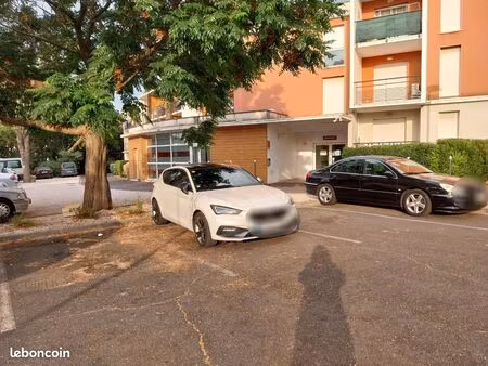 place de parking privé dans résidence sécurisée à béziers