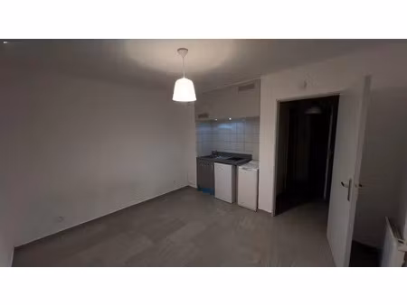 location appartement 1 pièce 20 m² à metz (57000)  430 €