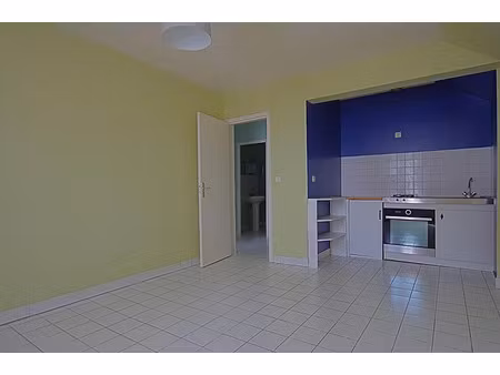 location appartement 2 pièces 47.26 m² à roye (80700)  510 €
