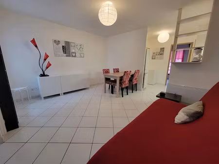 location meublée appartement 2 pièces 36 m² à sully-sur-loire (45600)  475 €
