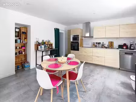 maison de bourg avec jardinet - 106m² - 3ch et 1 bureau