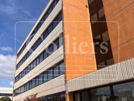 bureaux 328 m²