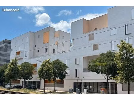 appartement 4 pièces 84 m² + balcon 11 m²