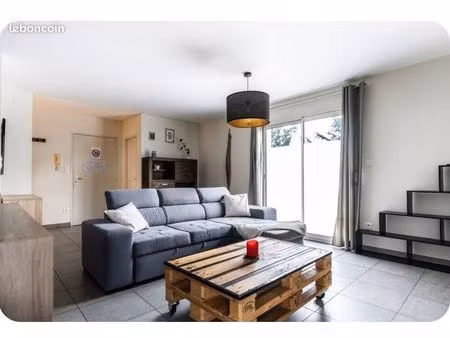 magnifique et grand t2 meublé en rez-de-jardin- saint-alban