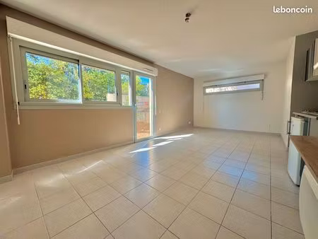 grand studio de 34m2 - hôpitaux facultés - terrasse & parking