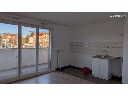 studio 27 4 m2 centre ville ermont