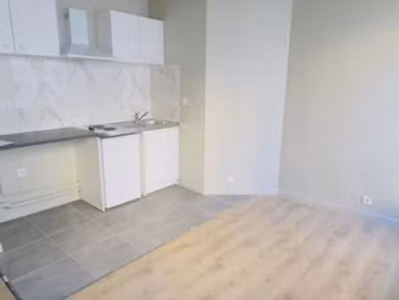 location appartement 1 pièce 23 m² à lyon 7ème (69007)  597 €