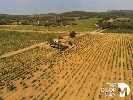 vente locaux professionnels 5 pièces 183 m² à cotignac (83570)  415 000 €