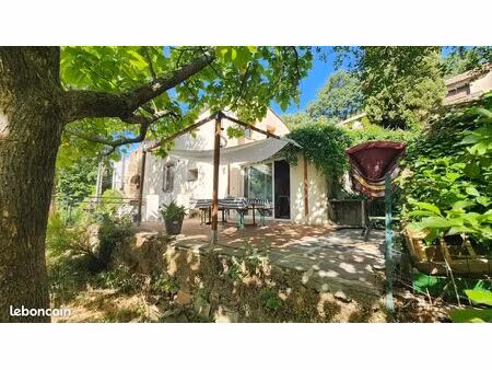 maison renovee 115m2 sur une surface habitable de 200m2au sol