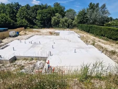 terrain viabilisé à vendre avec permis de construire accepté – projet prêt à démarrer