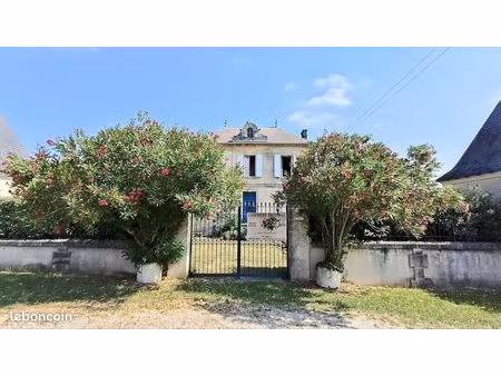 propriété 10 pièces 236 m²