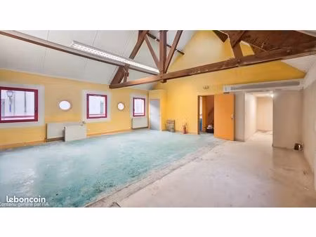 logement indépendant /grand espace plateau à aménager avec mezzanine