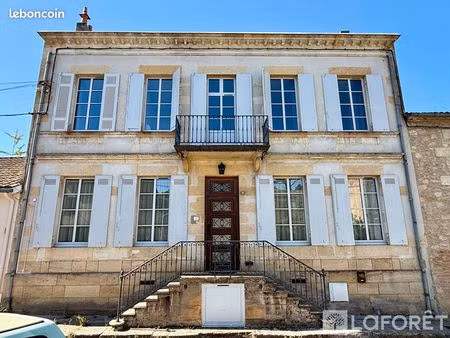 maison 8 pièces 196 m²