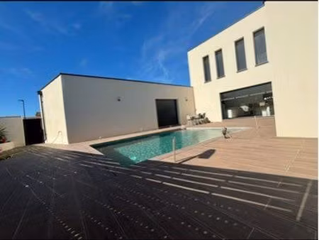 maison vias