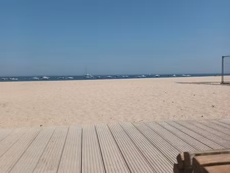 t3 à 200m de la plage et 10 min du centre ville