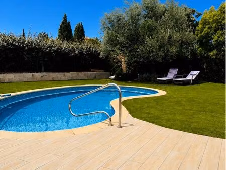 villa de plain pied avec piscine