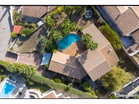 villa 230m2 avec piscine