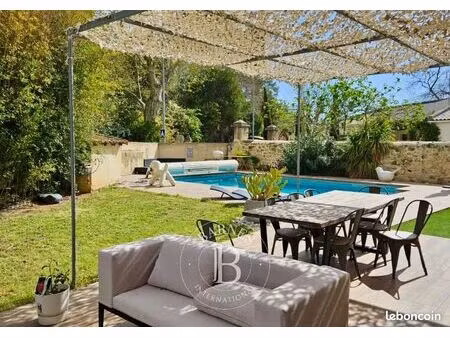 maison 8 pièces 236 m²