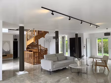 vente locaux professionnels 8 pièces 360 m² à saint-rémy-lès-chevreuse (78470)  1 640 000 