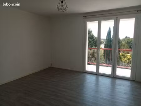 3 pièces avec balcon  parking  jardin