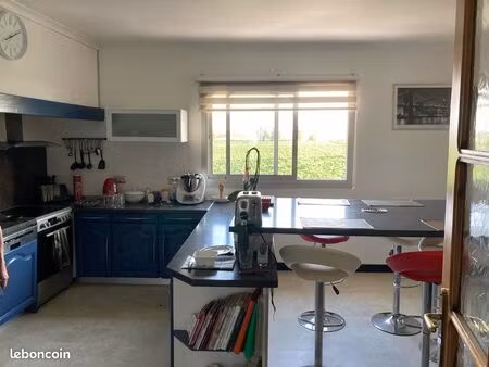 f5 meublé dans domaine viticole climatisé