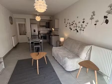 location appartement t2 climatisé et meublé juvignac résidence sécurisée avec piscine idéa