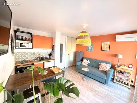 bail mobilite studio couchant la grande motte . balcon  mer 5 min lgm