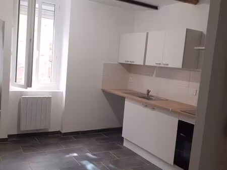 location maison de village