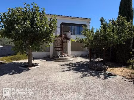 investissement locatif - maison individuelle composée de 3 appartements - le pontet