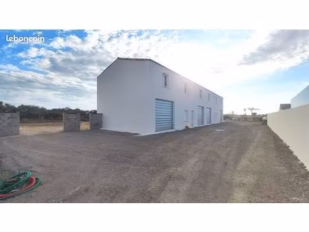 local / dépôt 42m2 + bureau 42m2