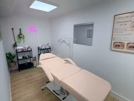 cabine esthétique - à louer