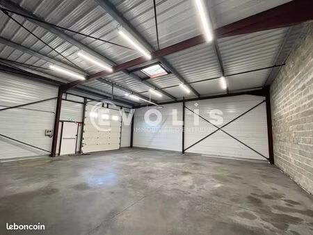 local d'activité 240 m²
