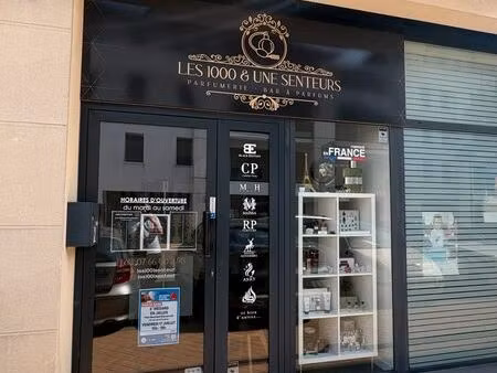 centre-ville saint-médard-en-jalles – local commercial 35 m² avec vitrine et parking privé