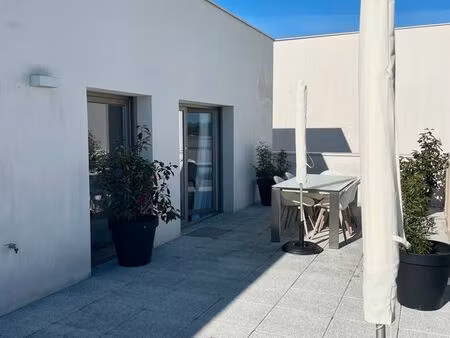 t3 récent de 73 m² avec grande terrasse - bègles