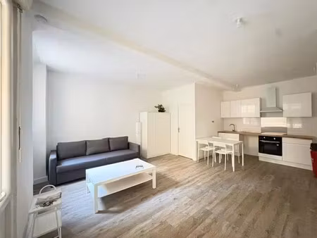 location meublée appartement 1 pièce 34 m² à marseille 1er (13001)  690 €