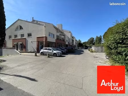 bureaux 100 m²