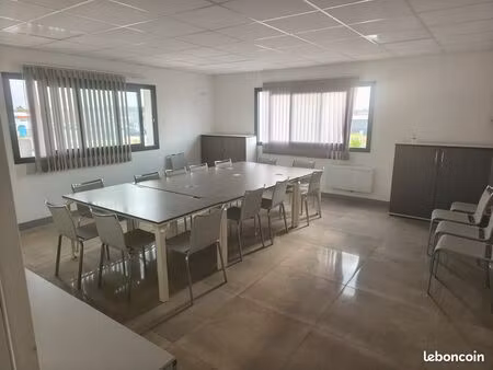 bureaux meublés 16 m² + salle de réunion — yvrac  dès 300 /mois  tout équipé  parking