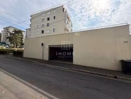 vente garage et parking au mans (72000) : à vendre / 13m² le mans