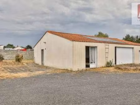 vente maison à givrand (85800) : à vendre / 40m² givrand