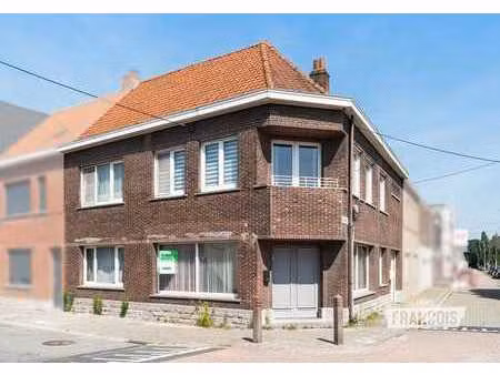 immeuble de rapport avec 2 appartements loués à zelzate